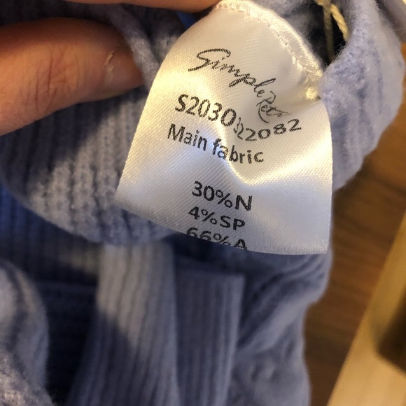 Lavender sweather - Picture 6 of 7